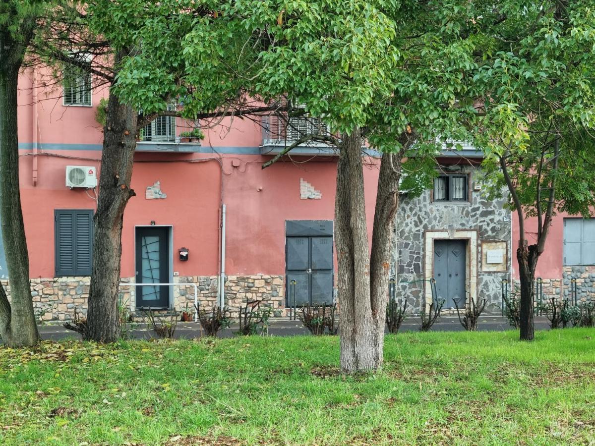 La Tana Del Viaggiatore, Parcheggio Gratuito نابولي المظهر الخارجي الصورة
